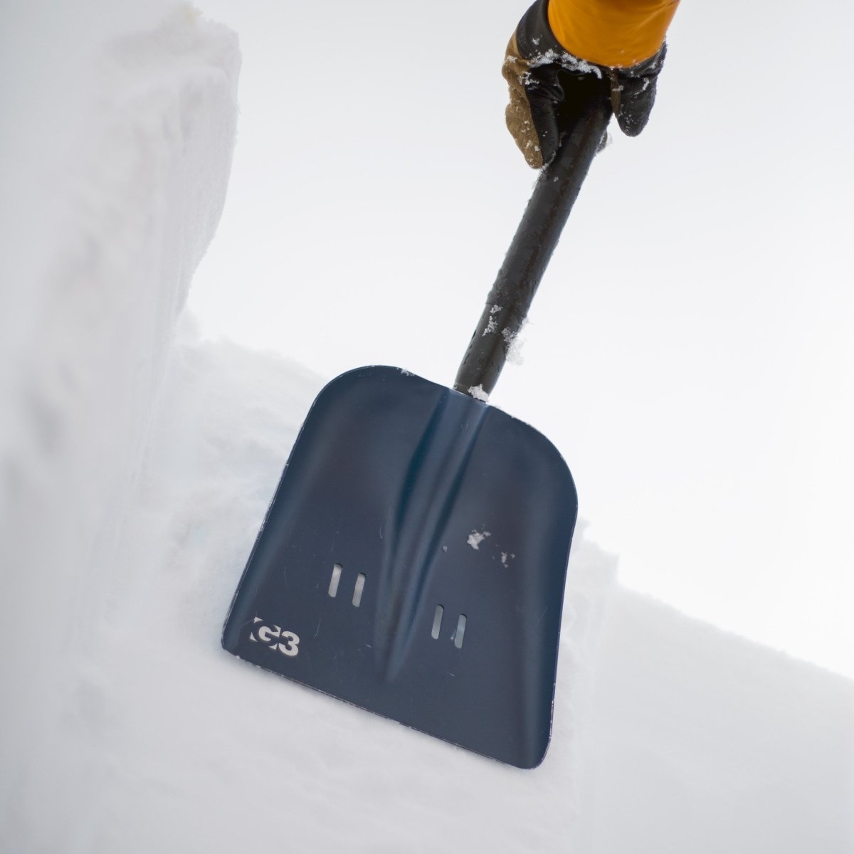 AVI Shovel - Snowtools - G3 Genuine Guide Gear